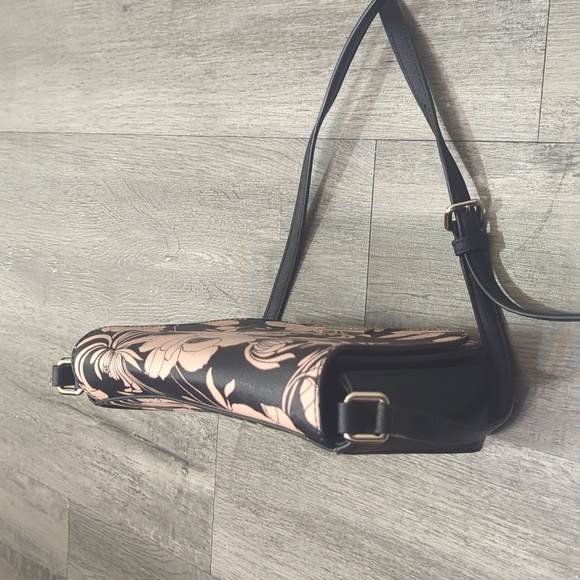 Kate Spade New York Laurel Gardenia Carson Crossbody Bag - Picture 3 of 9